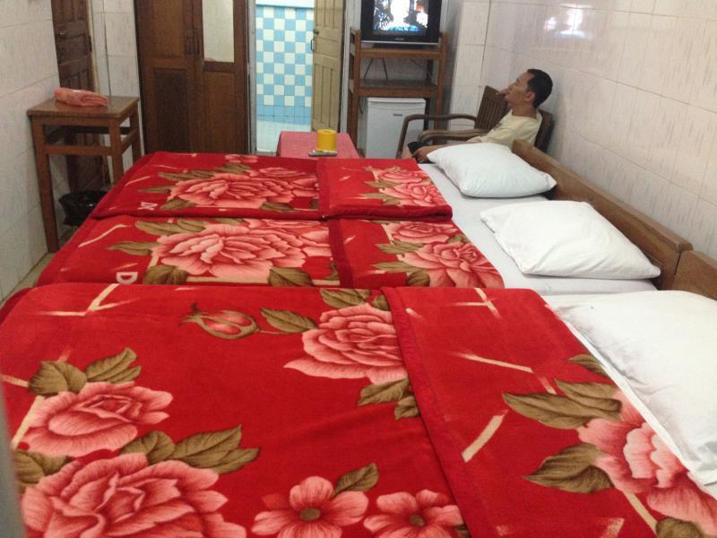 Everest Hotel Yangon Exteriör bild