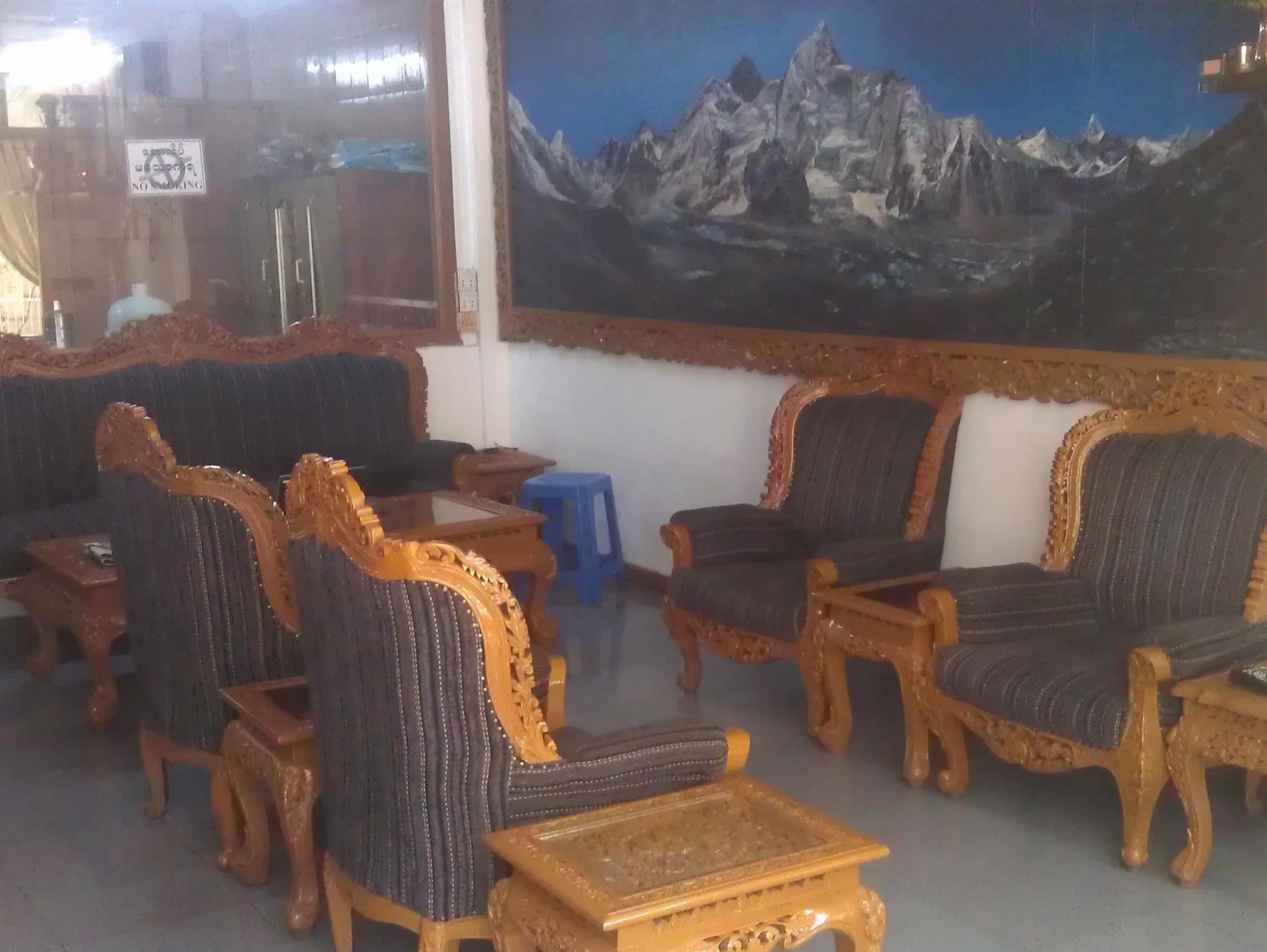 Everest Hotel Yangon Exteriör bild