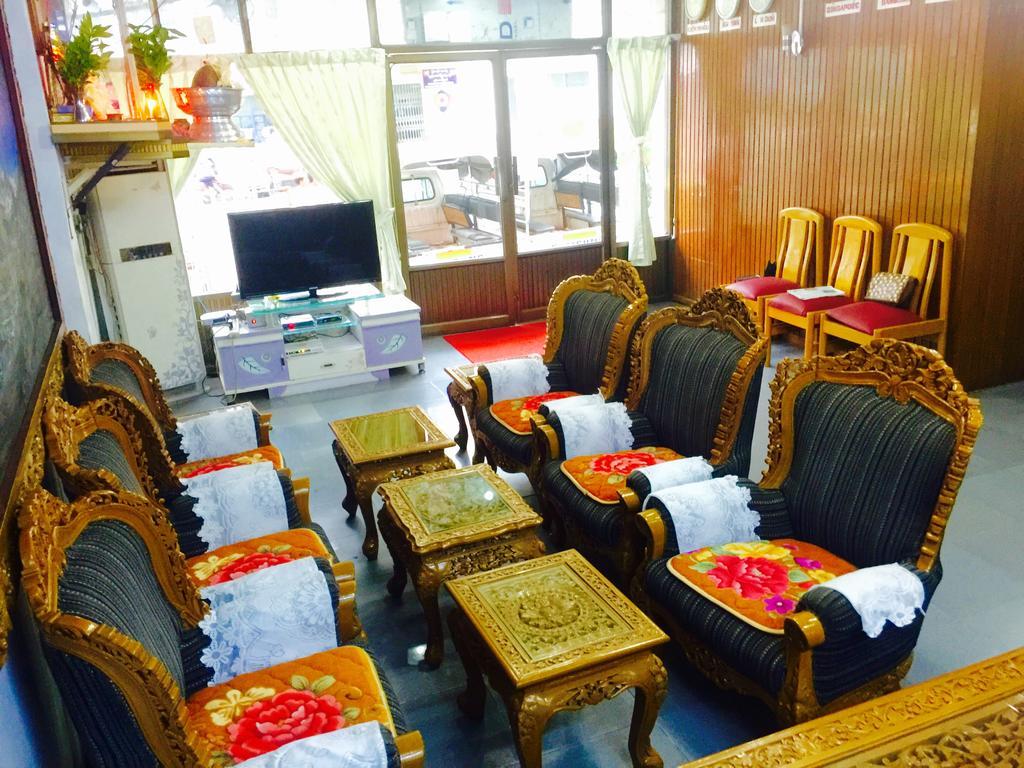 Everest Hotel Yangon Exteriör bild